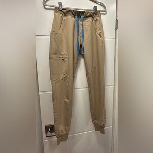 Small figs joggers/ sandstone